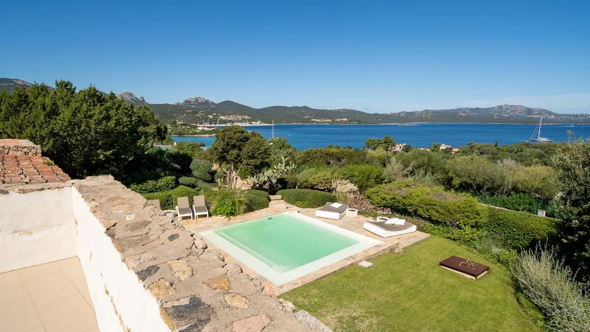 Exclusive Villa In Porto Rotondo With Jacuzzipool Itálie