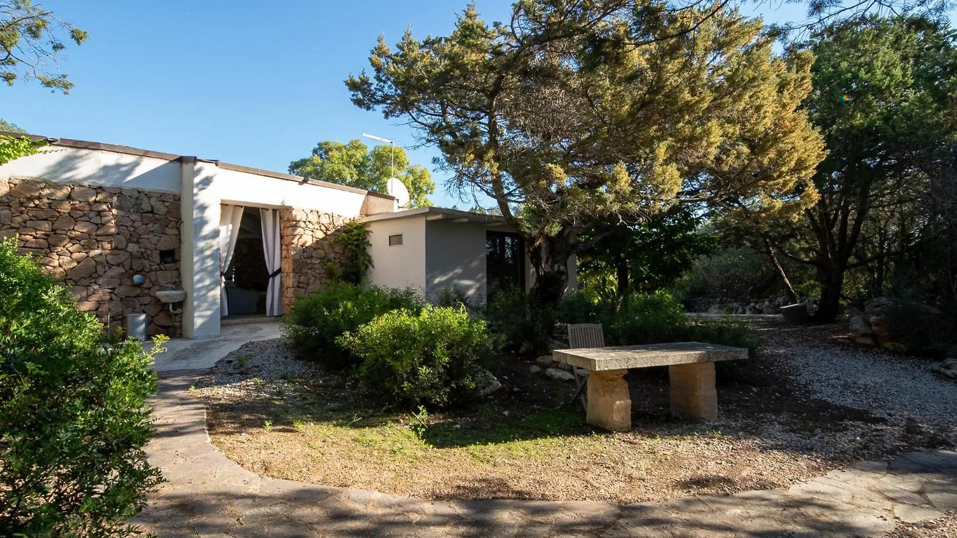 Exclusive Villa In Porto Rotondo With Jacuzzipool Itálie