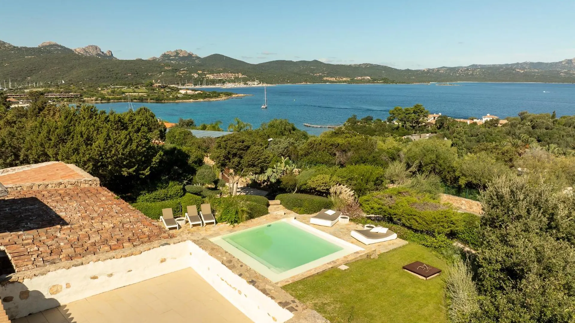 Exclusive Villa In Porto Rotondo With Jacuzzipool